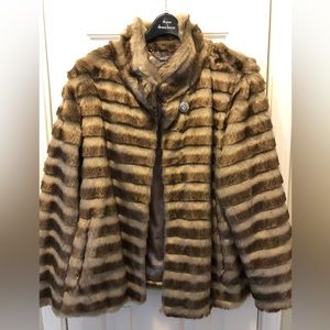 DENNIS BASSO TAN FAUX FUR XL